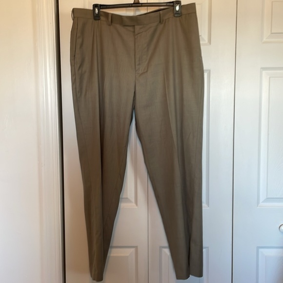 Men’s Axist tan dress pants. 40x30. Lightweight flat front pockets front/back - Picture 2 of 10